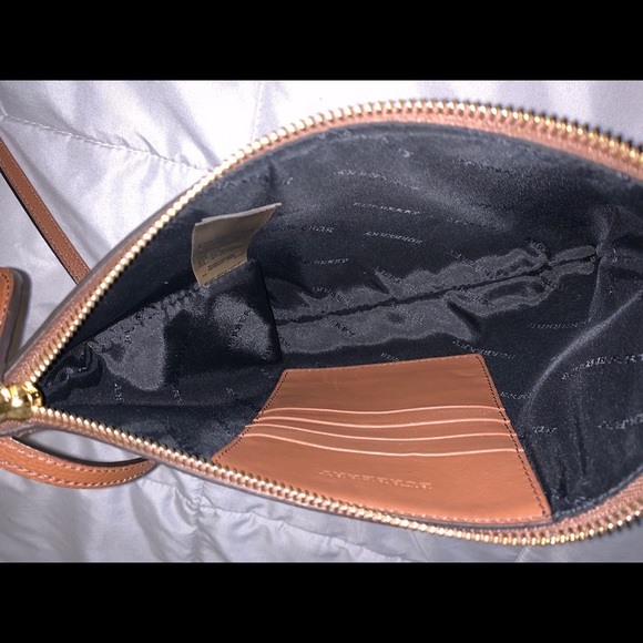 BURBERRY BAG!! PRISTINE CONDITION - Picture 7 of 13